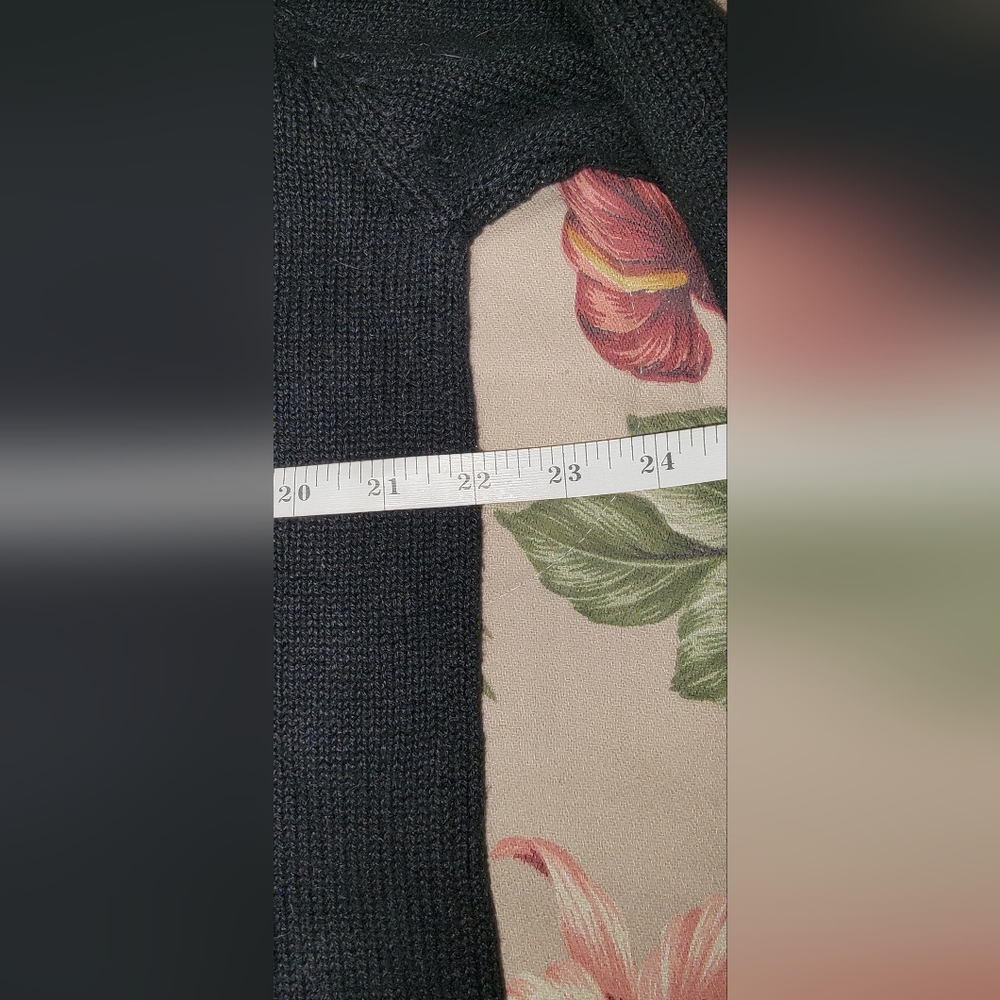 #268 Festive Black Cardigan with Holiday Embroidery,sze. XL - Picture 9 of 16